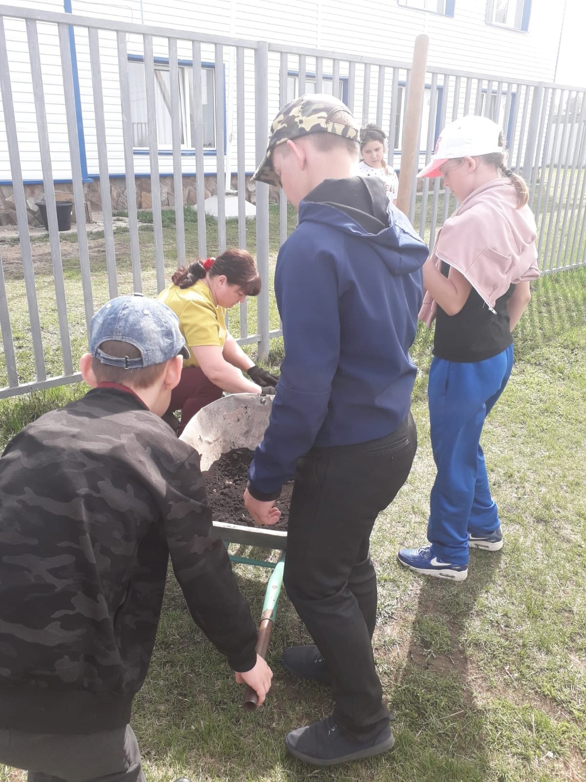Сегодня первый день прошел под названием &amp;quot;Трудовой десант&amp;quot;.